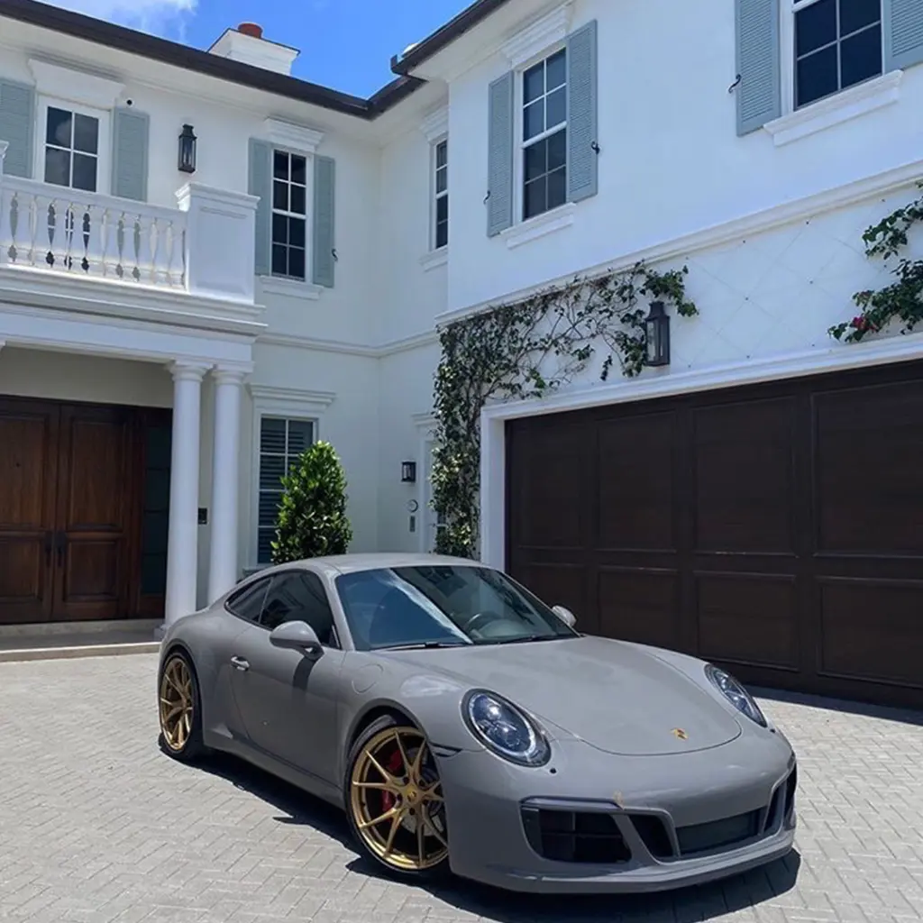 G132-Gloss-Moody-Grey.webp